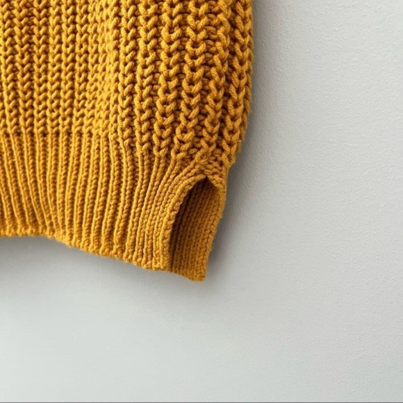 H&M Mustard Sequined Neckline Sleeveless Knitted Vest - Picture 4 of 5